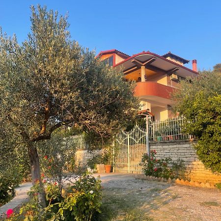Georgemishel Guest House Берат Экстерьер фото