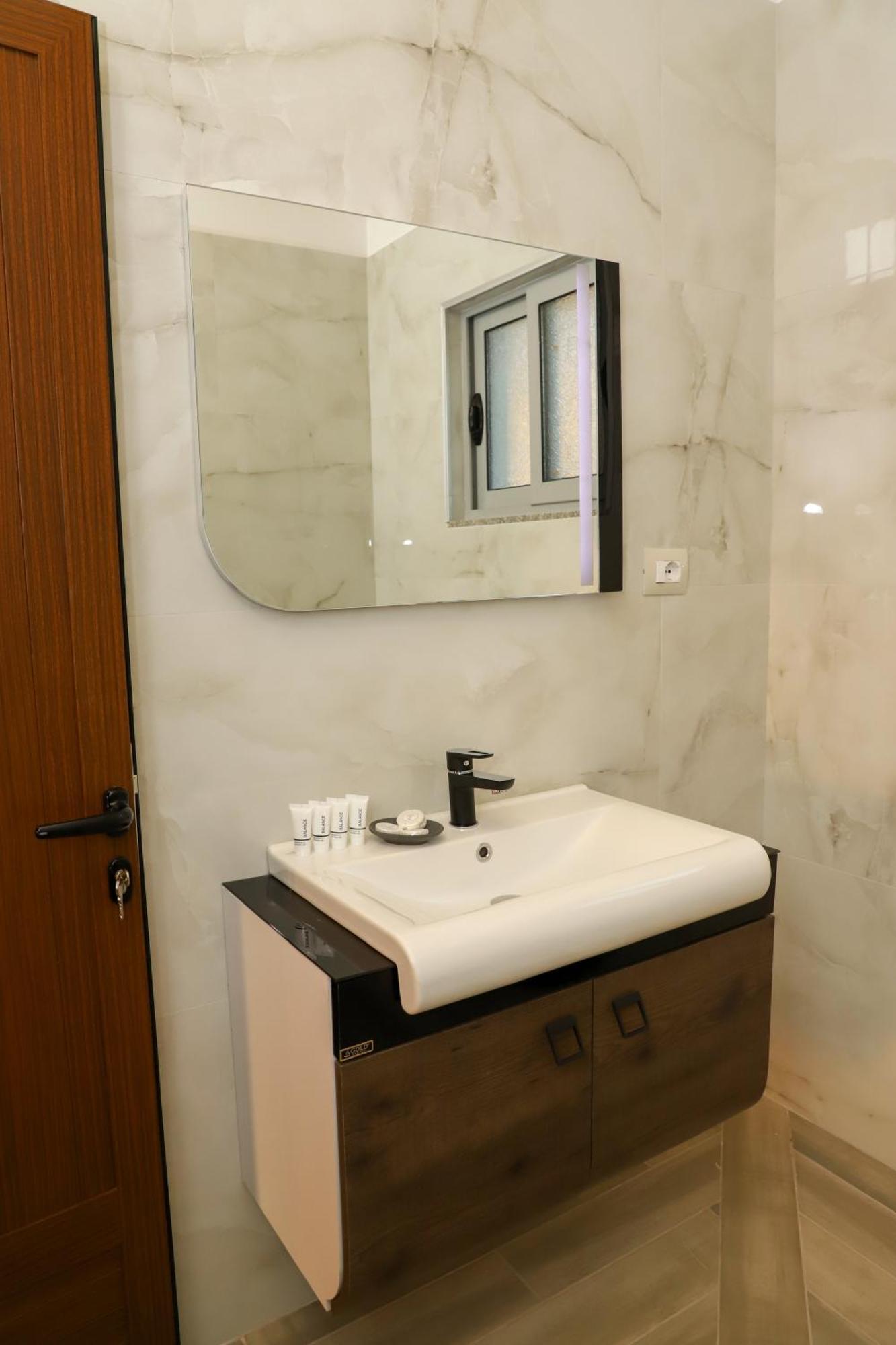 Georgemishel Guest House Берат Экстерьер фото