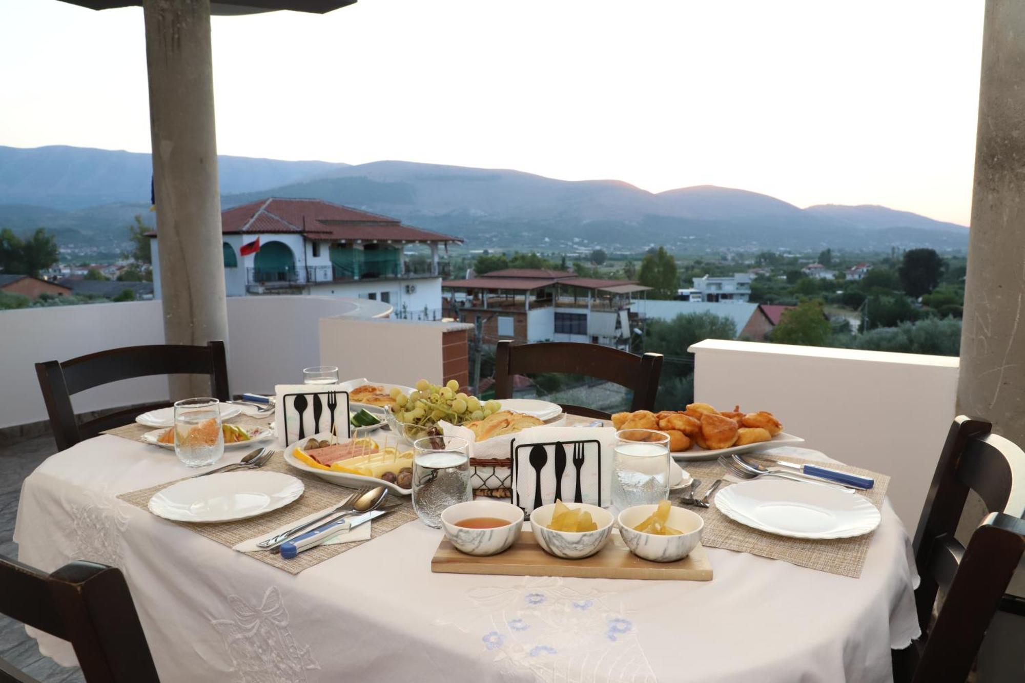Georgemishel Guest House Берат Экстерьер фото