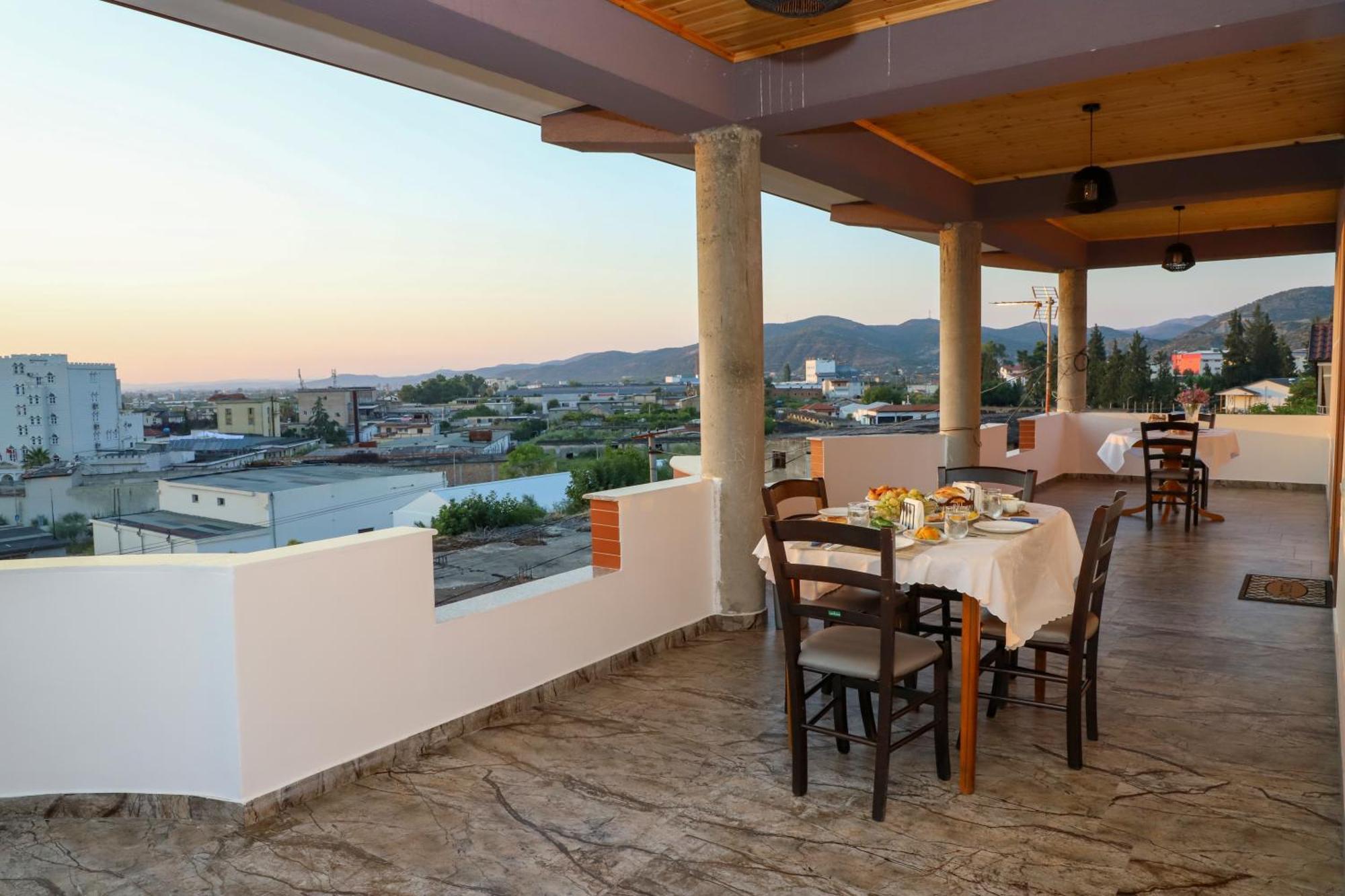Georgemishel Guest House Берат Экстерьер фото