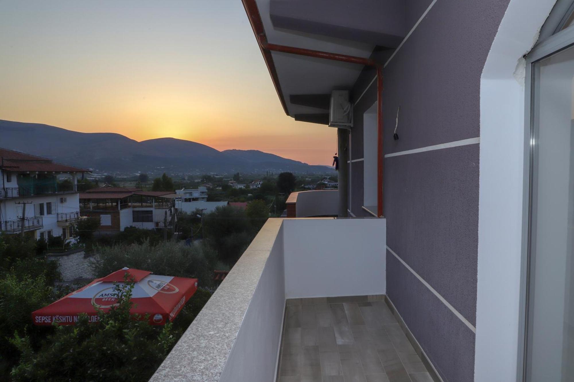 Georgemishel Guest House Берат Экстерьер фото