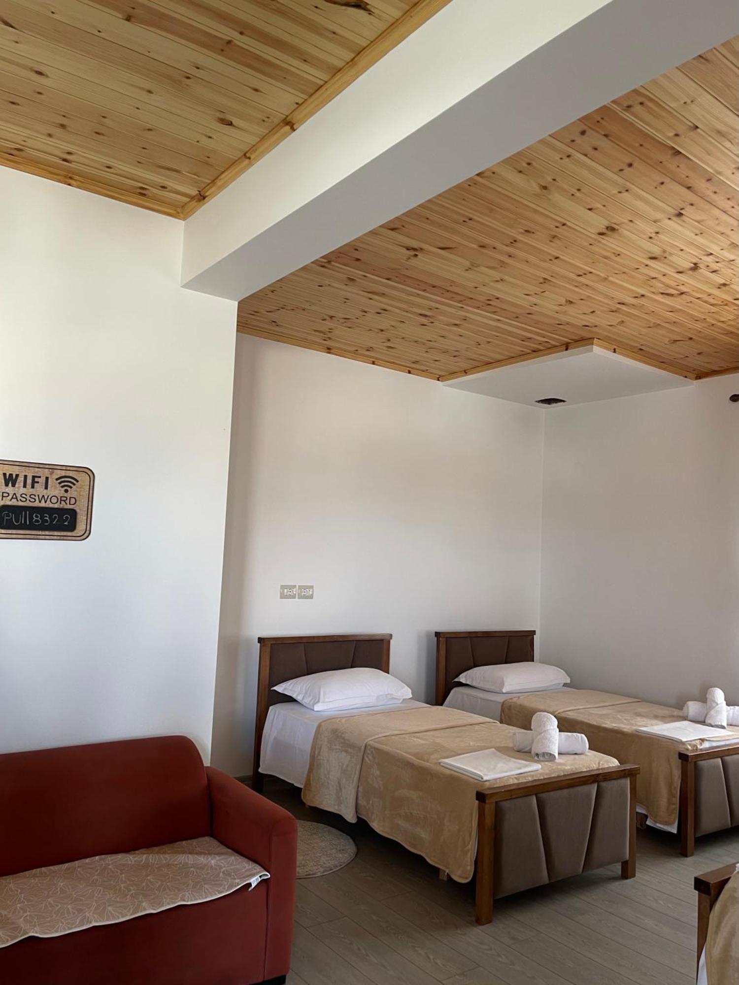 Georgemishel Guest House Берат Экстерьер фото
